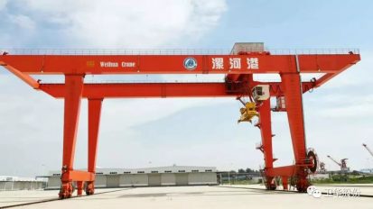   衛(wèi)華起重，飛天入海！